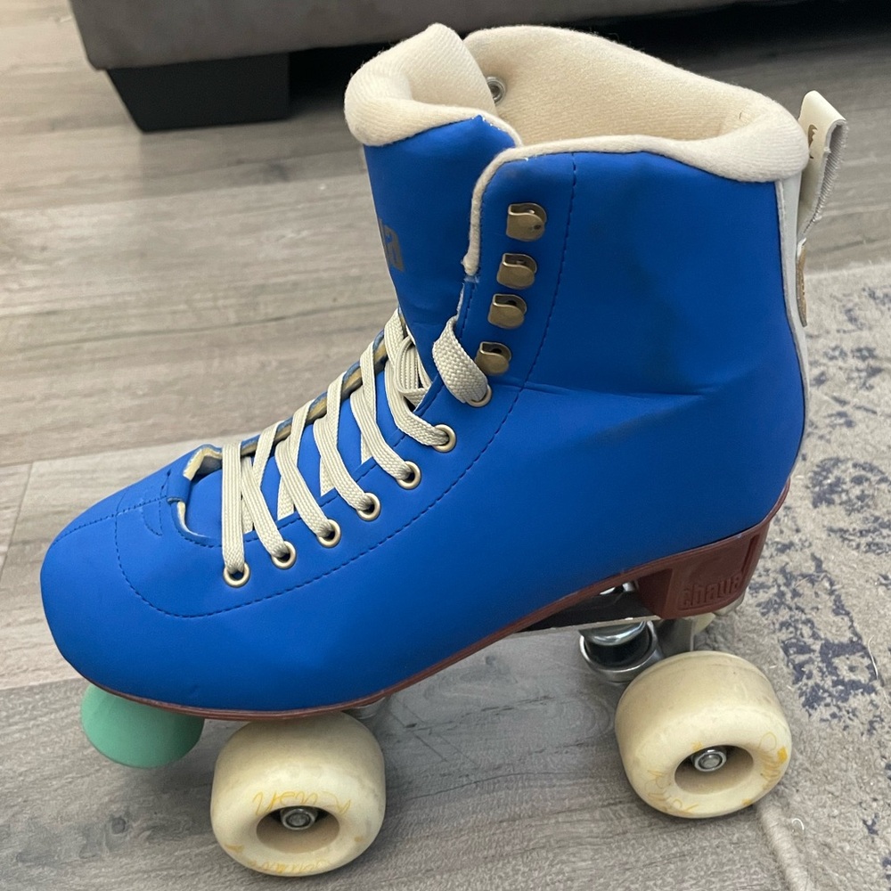 Chaya Skates 8.5 Women